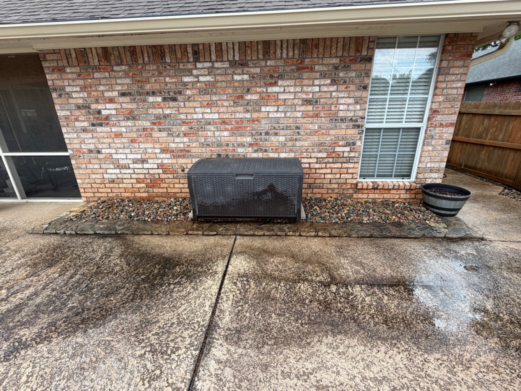 Circular stone border fire pit area hardscape